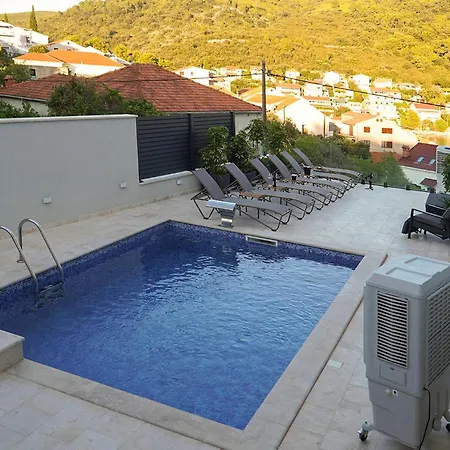 아파트 Luxurious In Korcula With Sauna *
